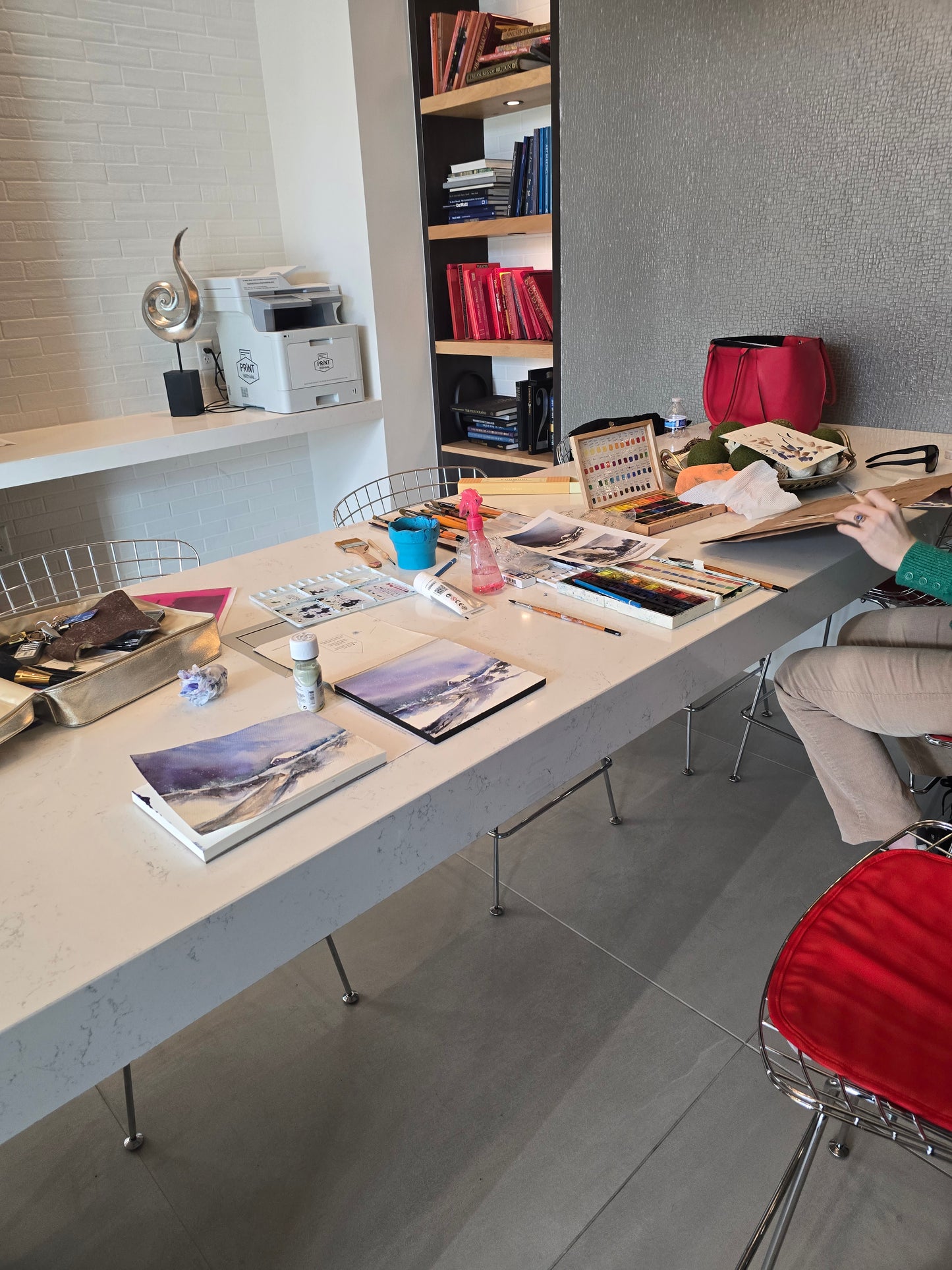 Beginner-friendly and advanced watercolor and resin lessons available virtually or face-to-face with a skilled watercolor instructor